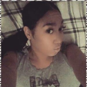 Meet your Posher, Camille